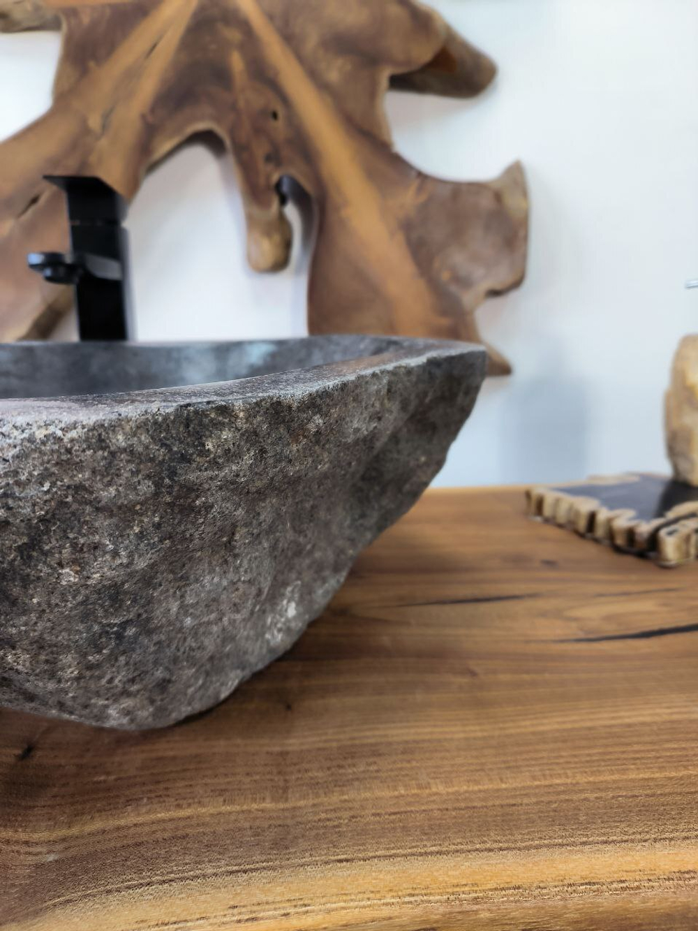 Раковина из речного камня RS-65894 58х45х15 из натурального камня