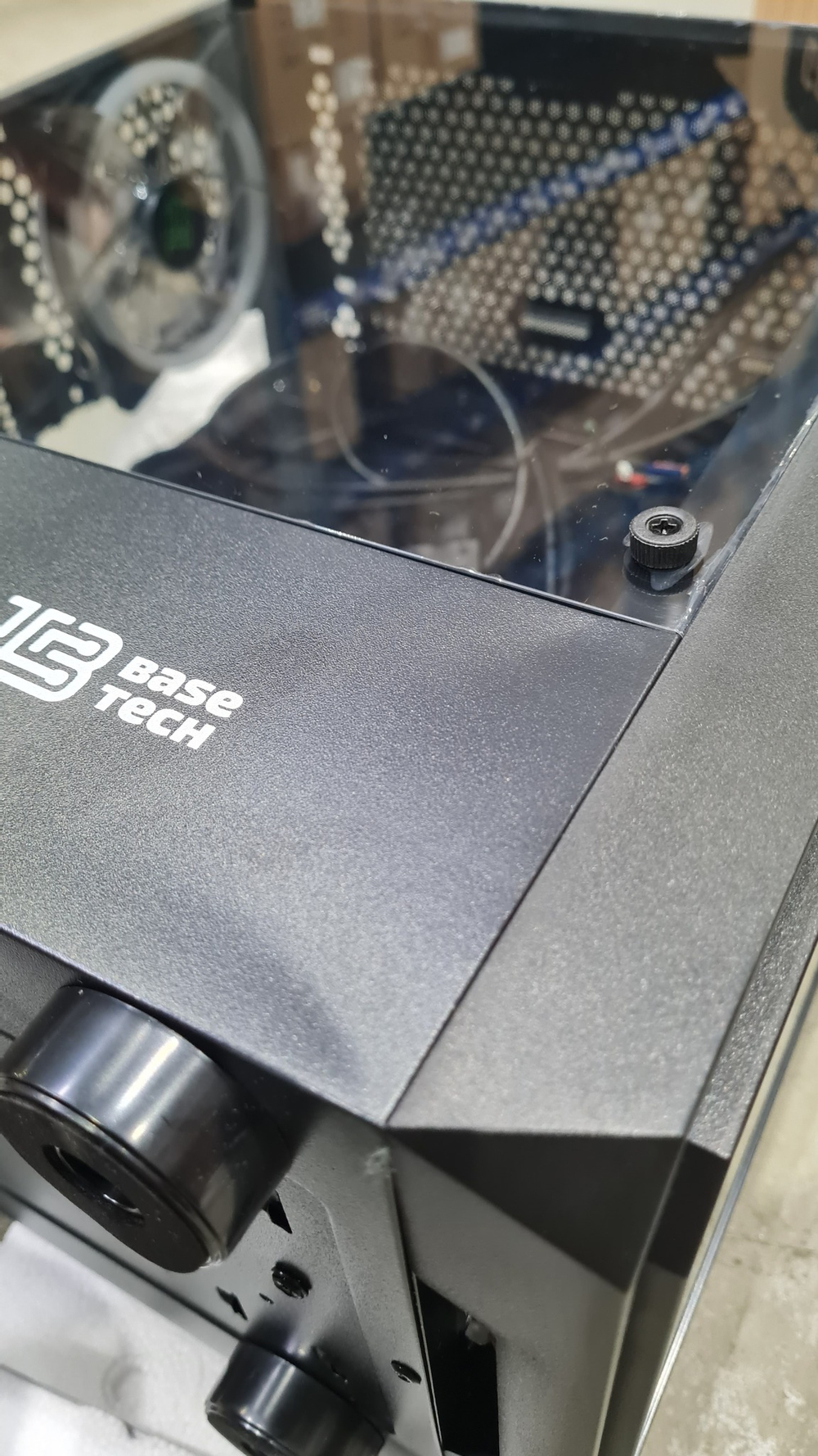 УЦЕНКА_Корпус BaseTech eXtreme GFX-04, Без БП, ATX, чёрный, 4xFRGB FAN, 2xUSB2, 1xUSB3, бок: закалённое стекло (RMA_BT-GFX-04-TG-4F-RGB) {замятие на кожухе блока питания}