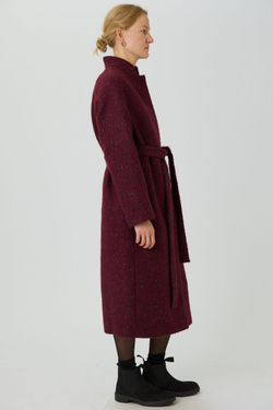 Прямое пальто из шерсти букле бордового цвета