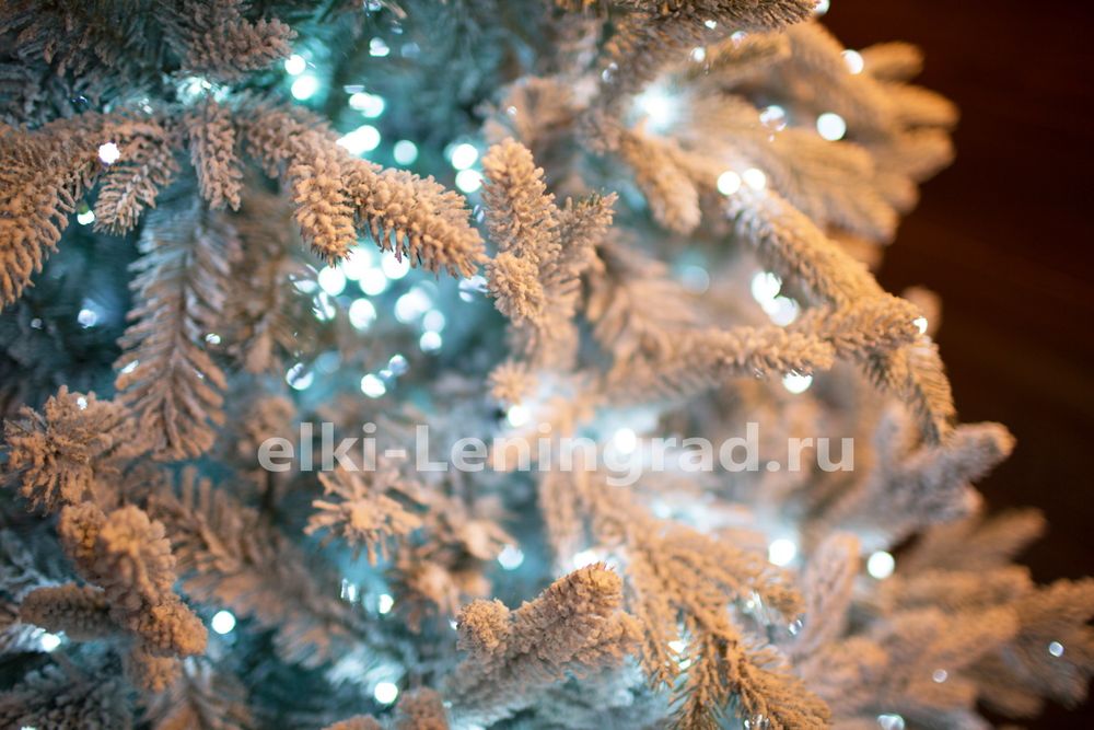 Заснеженная ель с гирляндой «Россо» холодный свет (Литая+пвх) 120 см / 1,2 м