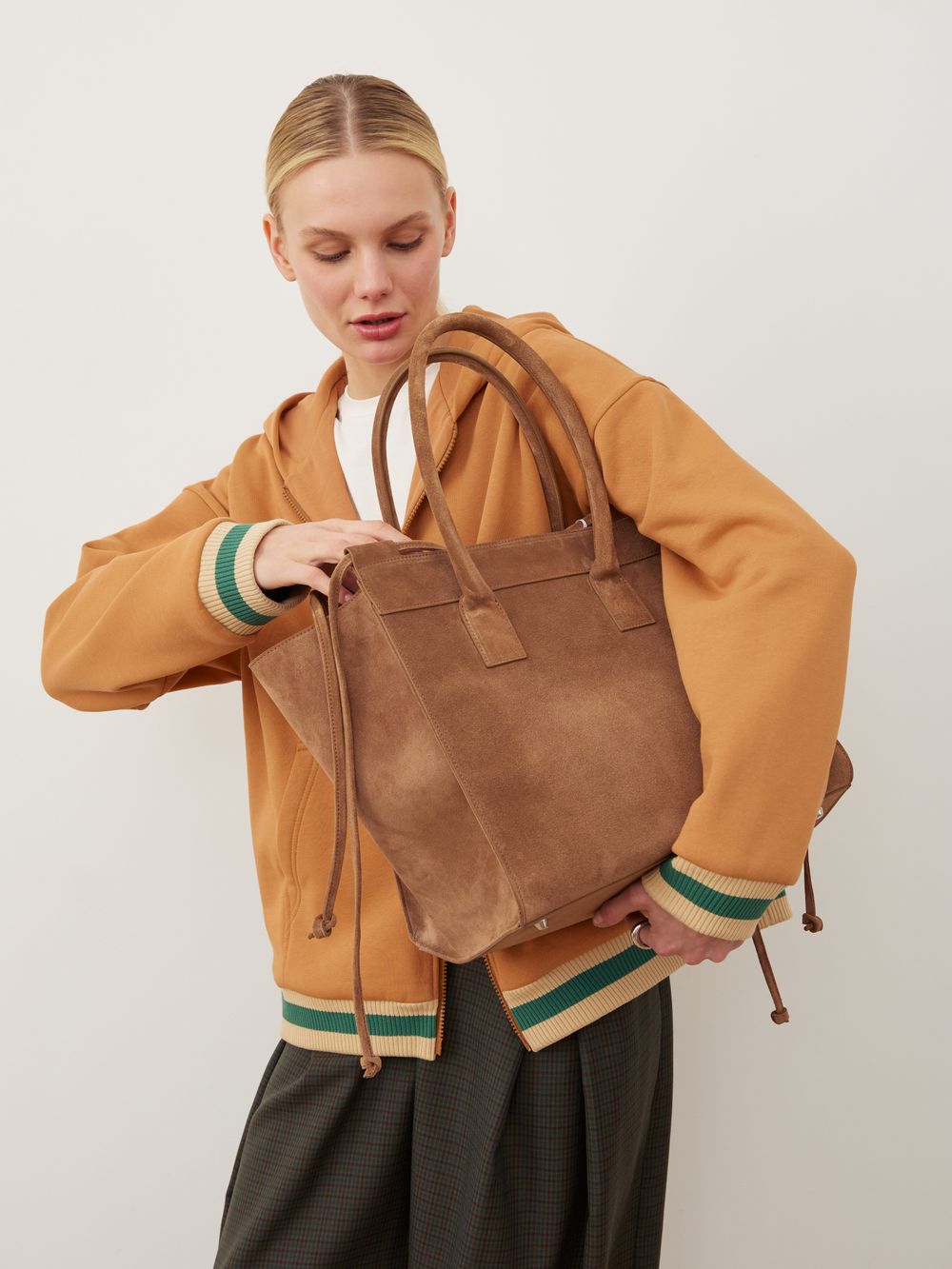 ОЛИМПИЙКА СВЕТЛО-ОРАНЖЕВЫЙ