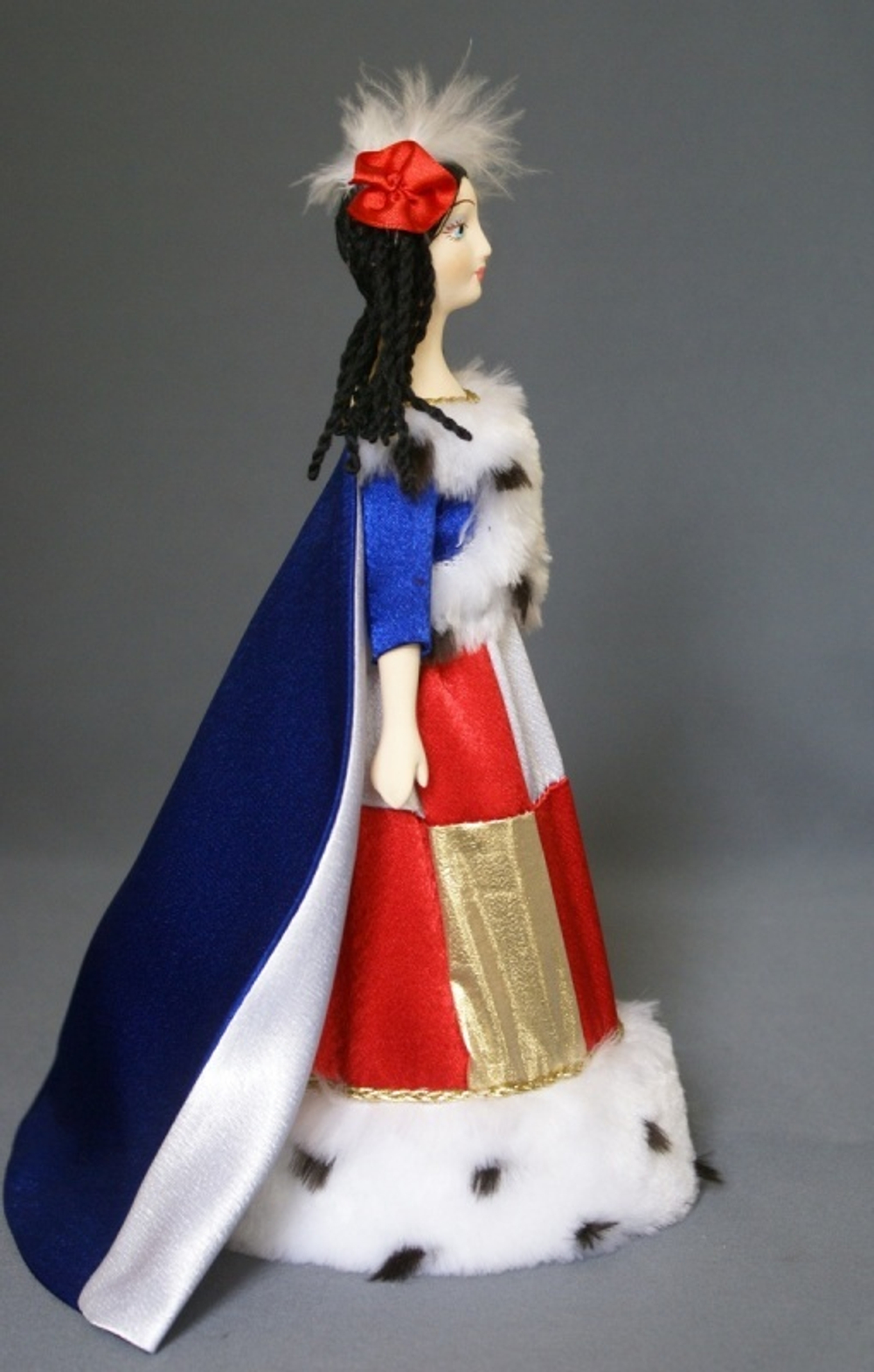 Кукла сувенирная фарфоровая. Дама в маскарадном платье 1840-е гг. Карл Брюллов. Графиня Самойлова