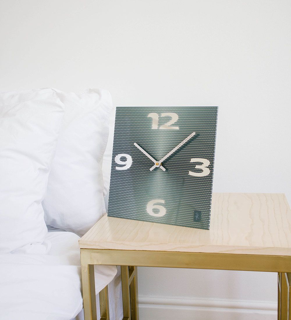 Салют SLT- 94 Часы настенные в стиле модерн «GRAY GRID»