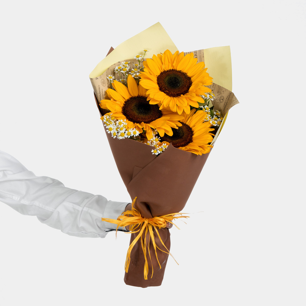 Авторский букет с подсолнухами