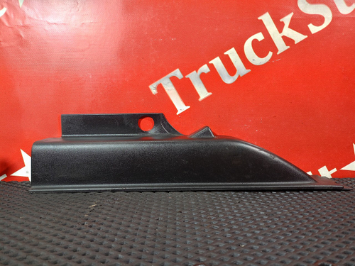 Накладка ручки бардачка левая