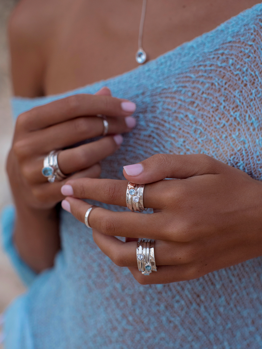 Кольцо «Мозаик» звезда с белым цирконом и голубым топазом