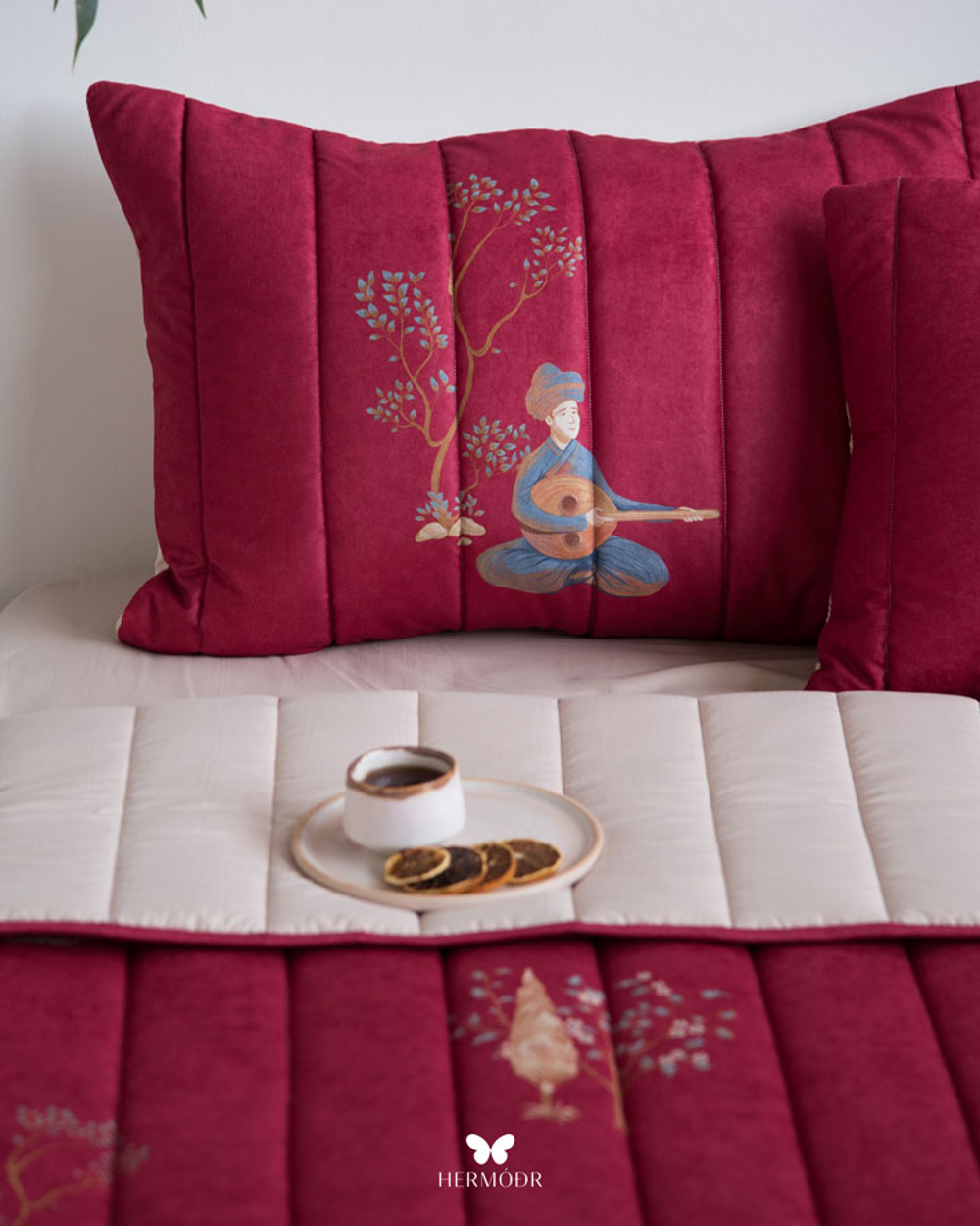 Комплект стеганного покрывала и 3 наволочек Soufiyan Chang Va ood Crimson Hermodr 130220324 Иран