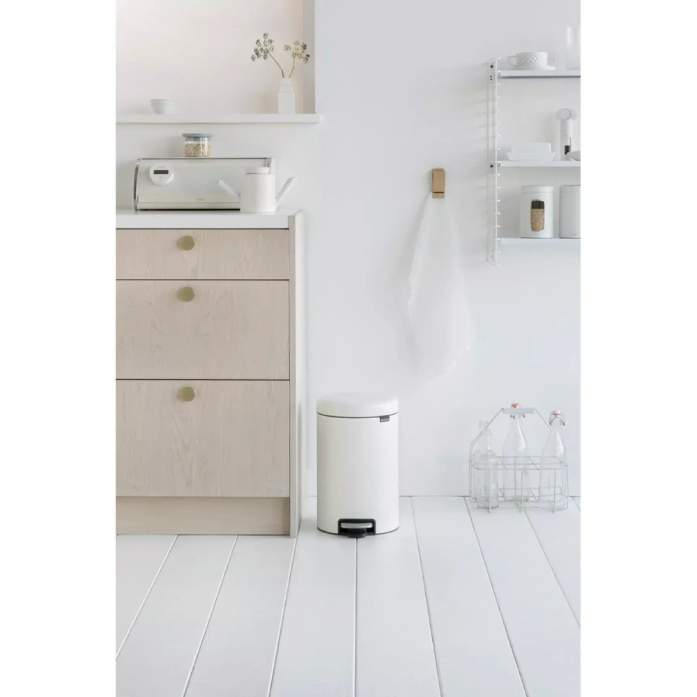Brabantia - Контейнер для мусора NewIcon 12л, матовый белый / артикул   113789  / GTIN 8710755113789