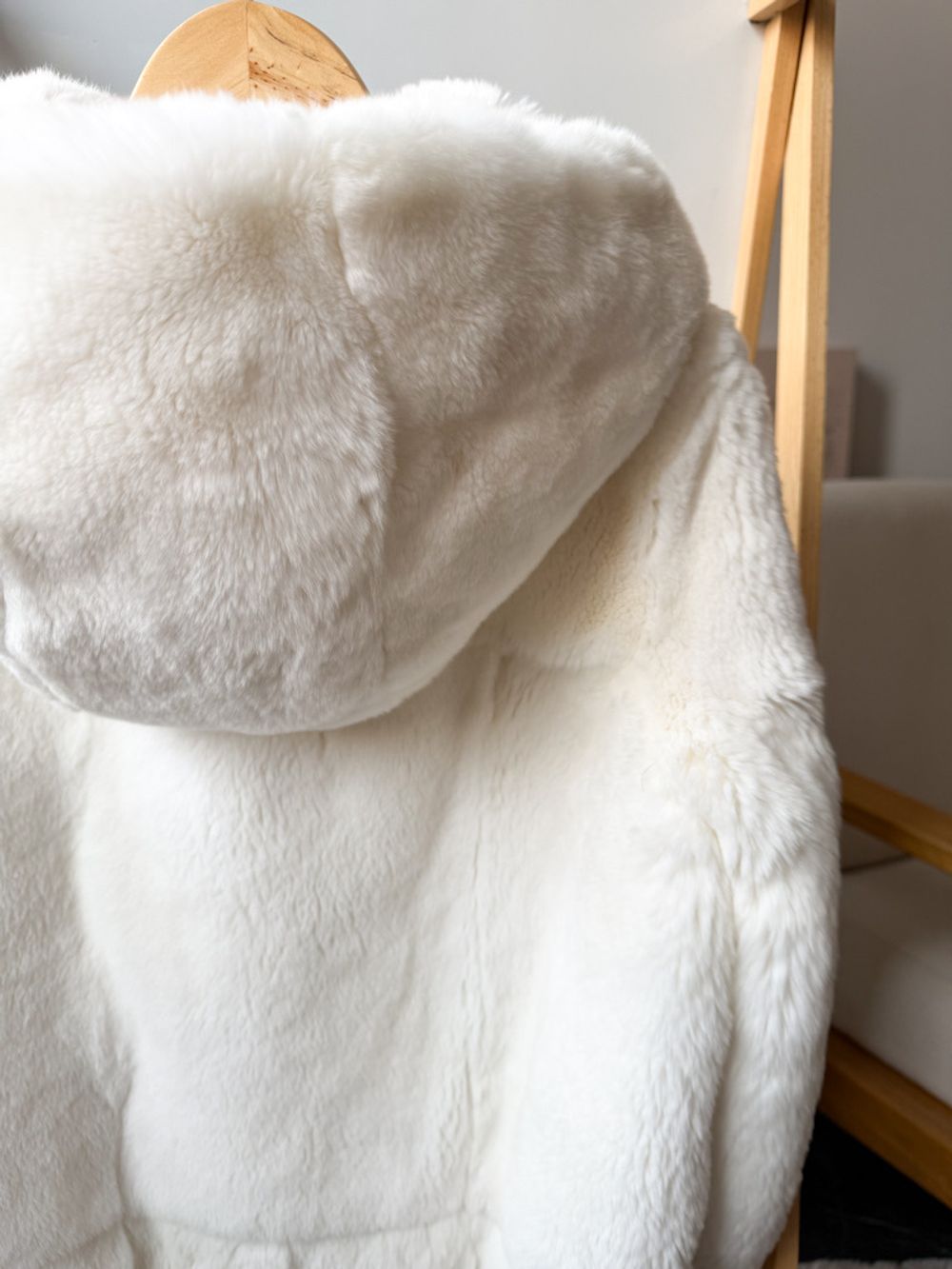 Натуральная шуба Yves Salomon, 140