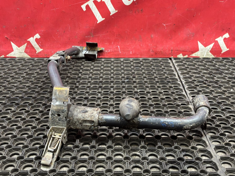 Кронштейн спойлера шасси правый