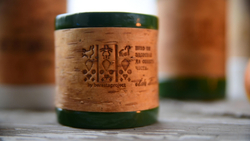 Кружка большая фарфоровая без ручки c берестой и с цитатами Толстого. Tolstoy forever.