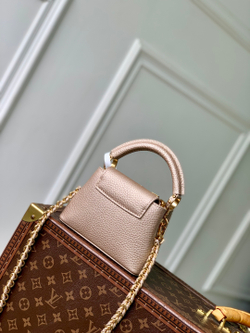 Louis Vuitton Capucines Nano