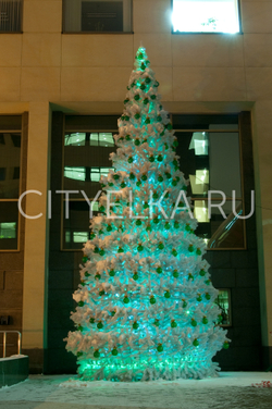 Ель уличная искусственная "Альпийская" ствольная белая