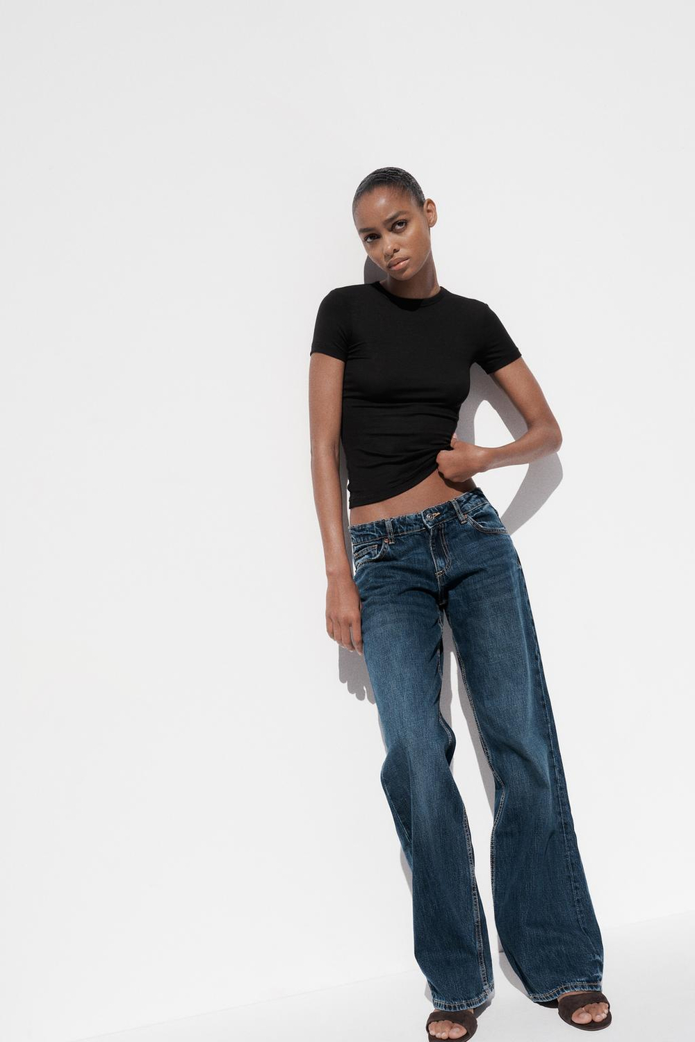 ZARA ФУТБОЛКА ИЗ ВИСКОЗЫ С КОРОТКИМИ РУКАВАМИ, ЧЕРНЫЙ