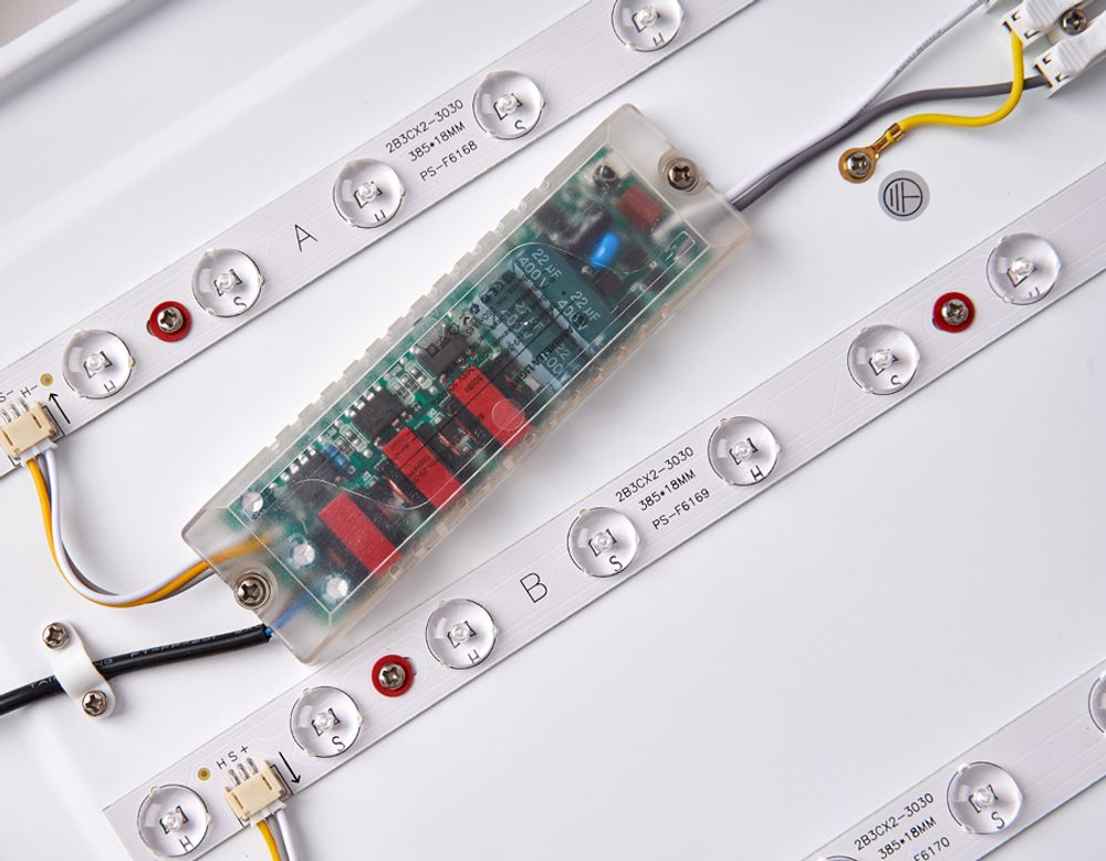 Ambrella Потолочный светодиодный светильник с пультом и дополнительной подсветкой Crystal FF76