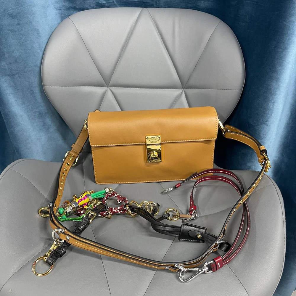 Сумка Prada