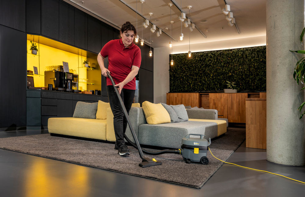 Пылесос сухой уборки Karcher T 7/1 Classic Adv