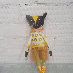 Игрушка "Кошка в платье "Киви"