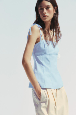 ZARA ТОП ОБЛЕГАЮЩЕГО КРОЯ С ЗАВЯЗКАМИ, НЕБЕСНО-ГОЛУБОЙ