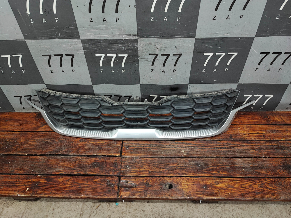 Решетка радиатора Kia Seltos 19-нв Б/У Оригинал 86351Q5000