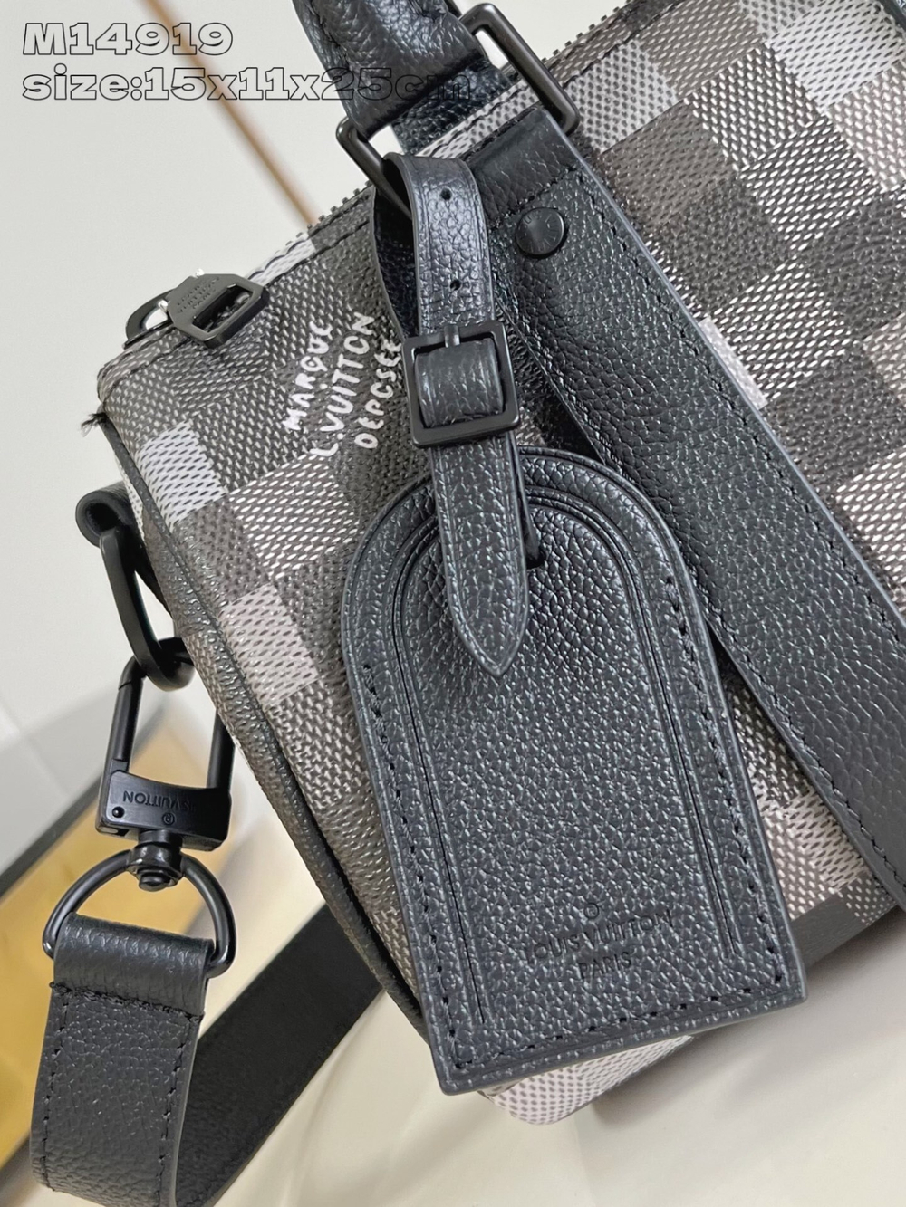 Louis Vuitton Keepall 25