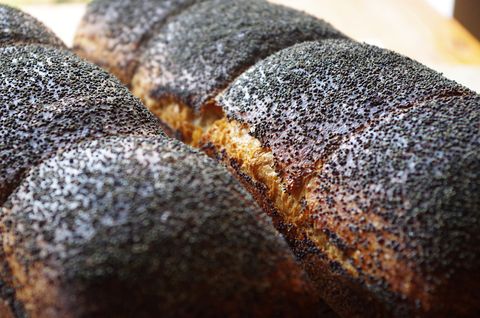 Тостовый хлеб с маком на закваске