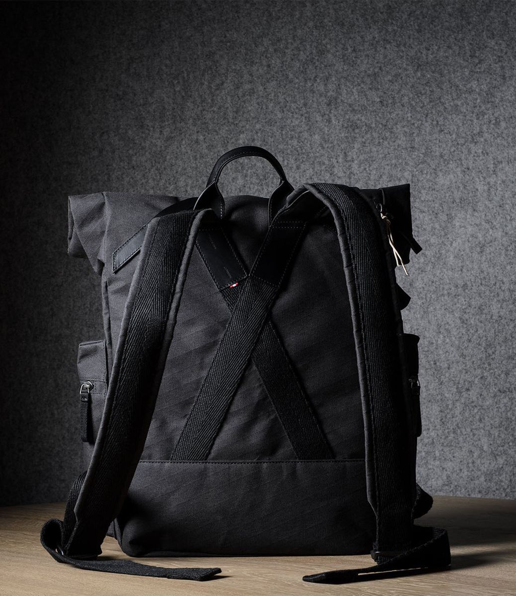 Hard Graft Roll-Top Black Charcoal — рюкзак для путешествий