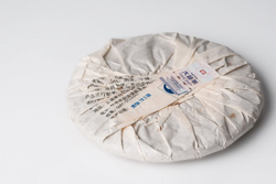 Шу пуэр Да И «Легенда о летающих тиграх». 357 г, 2015 год