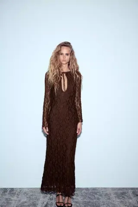 ZARA ДЛИННОЕ КРУЖЕВНОЕ ПЛАТЬЕ, КОРИЧНЕВЫЙ