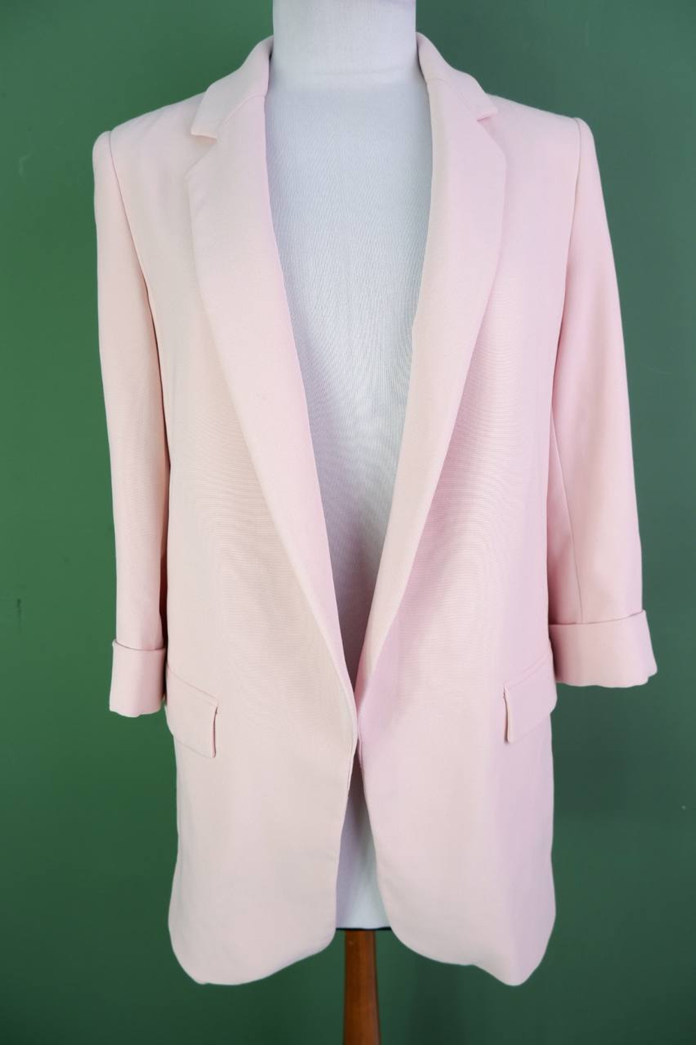 Жакет Zara модный, маркировка S, визуально на 44 размер