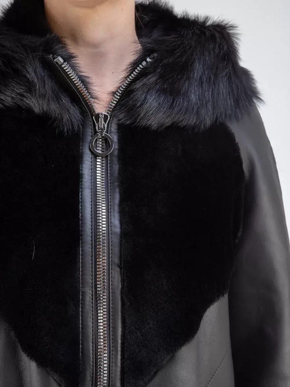 Дубленка зима натуральная с капюшоном длинная