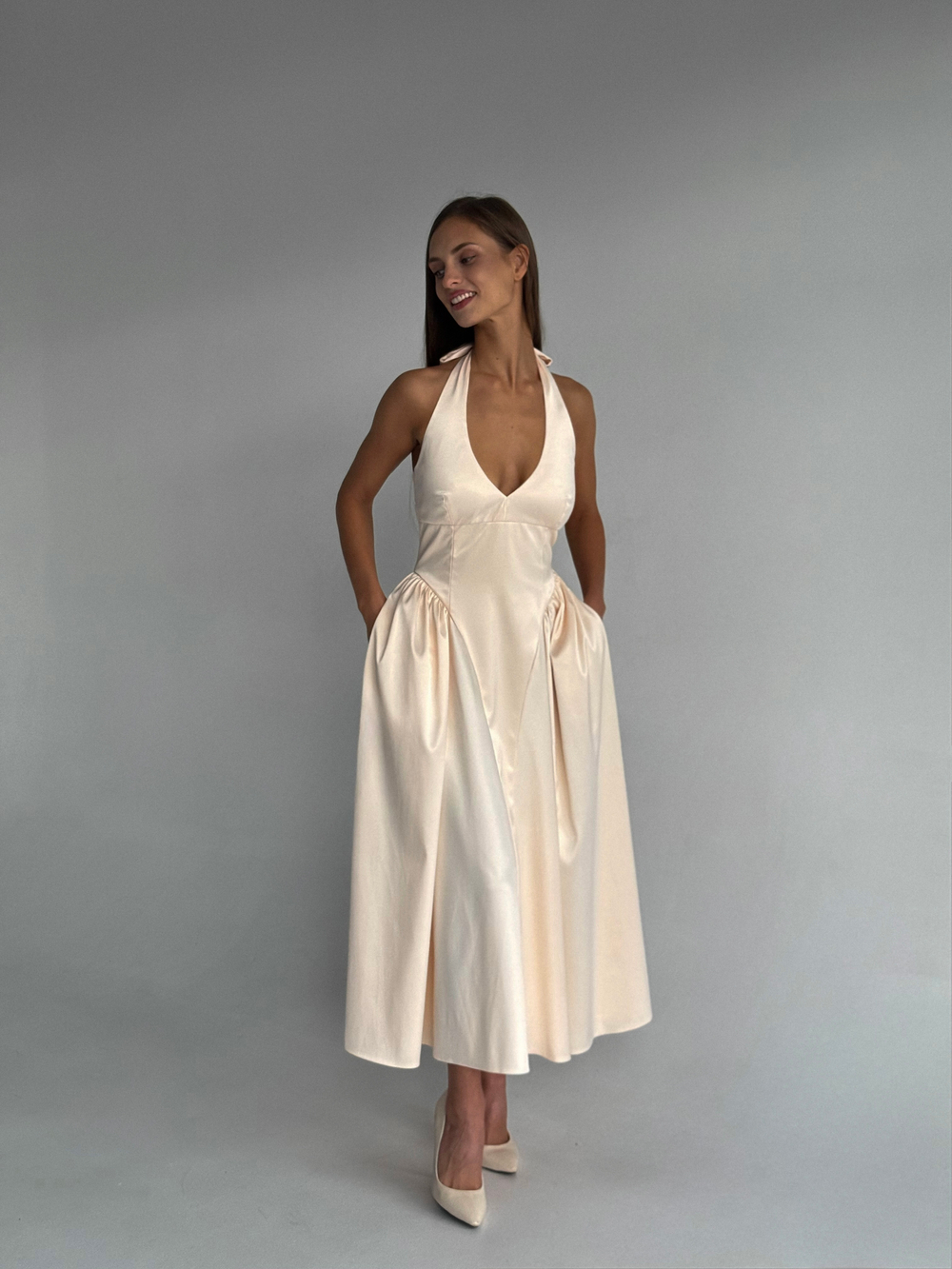 Платье с отрезными "бочками"