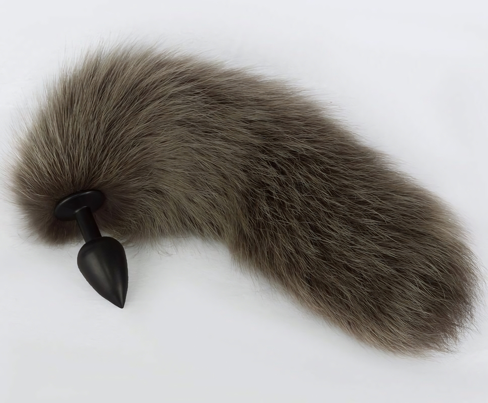 Черная анальная пробка с натуральным кофейным песцовым хвостиком (Цвет: кофейный)