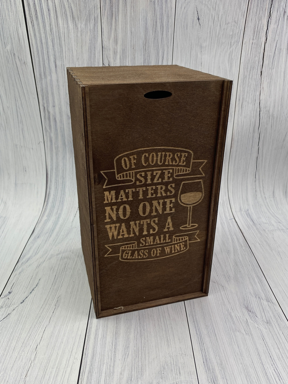Деревянная коробка " SIZE MATTERS NO ONE ..."