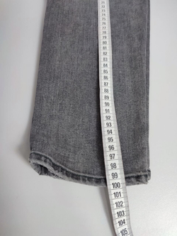 Джинсы H&M с разрезами 40 размер