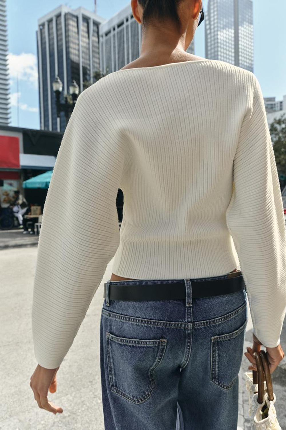 ZARA ДЖЕМПЕР В РУБЧИК С ОБЪЕМНЫМИ РУКАВАМИ, ЭКРЮ