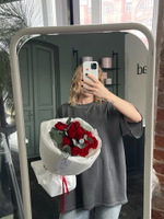 Букет из красных ранункулюсов и эвкалипта