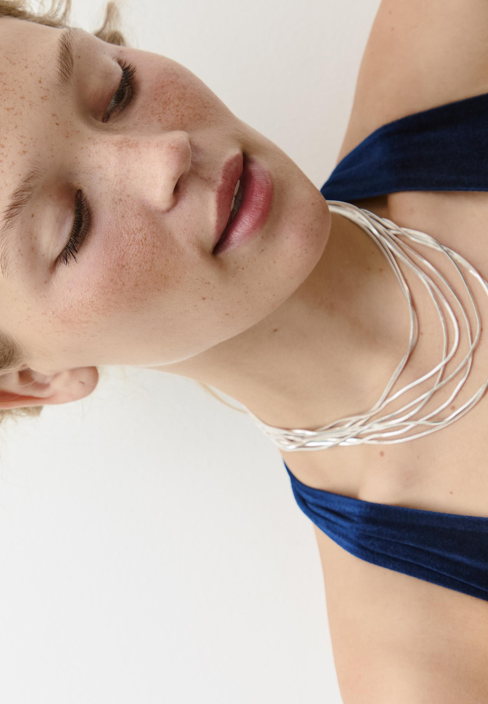 STRADIVARIUS Ожерелье из цепочек, серый