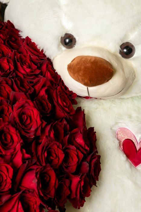 Комбо "Медведь 120 см + 101 роза Эксплорер 110 см"