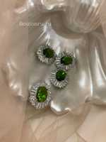 Пуговицы стразы (циркон) с зеленым камнем