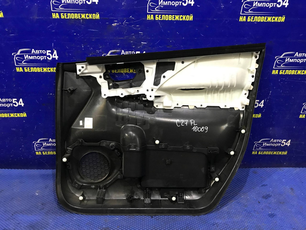 Обшивка двери NISSAN SERENA 2016-2022