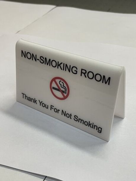Табличка No Smoking