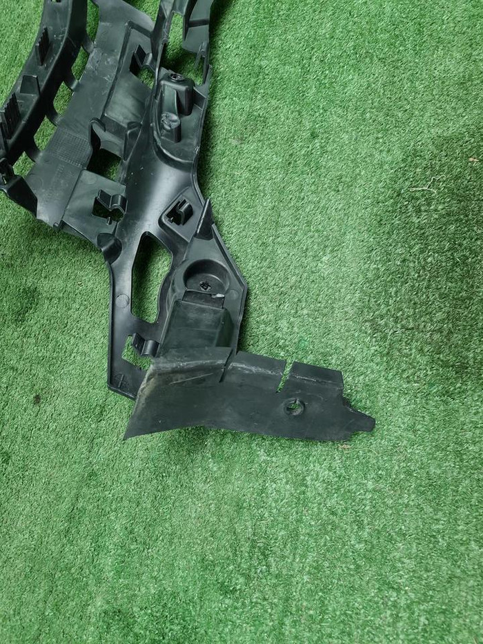 Кронштейн перед. бампера Mercedes E W213 20-23 AMG