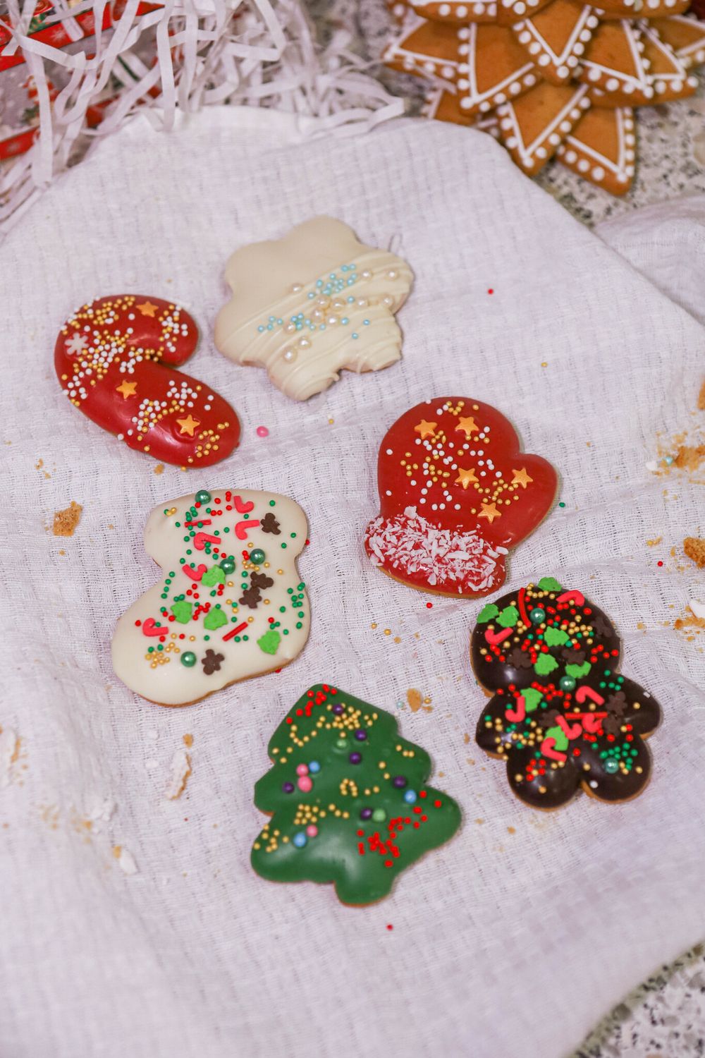 Новогодние мини пряники: размер в среднем 6,5*5см