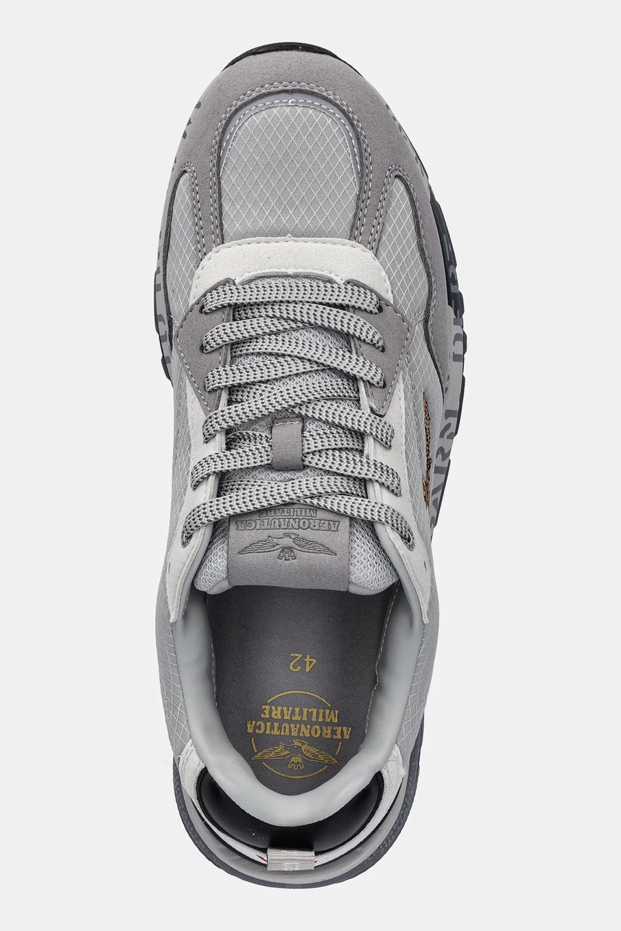 Кроссовки из текстиля