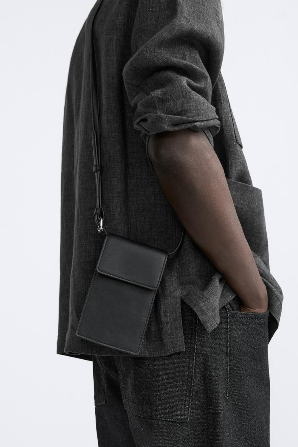 ZARA ЧЕХОЛ ДЛЯ МОБИЛЬНОГО ТЕЛЕФОНА С КЛАПАНОМ, ЧЕРНЫЙ