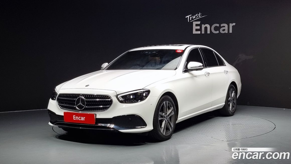 Mercedes-Benz E-Class W213 E350 4MATIC Avangarde (03.2021)