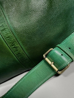 Женская премиальная изумрудно-зеленая сумка из натуральной кожи "Венеция"