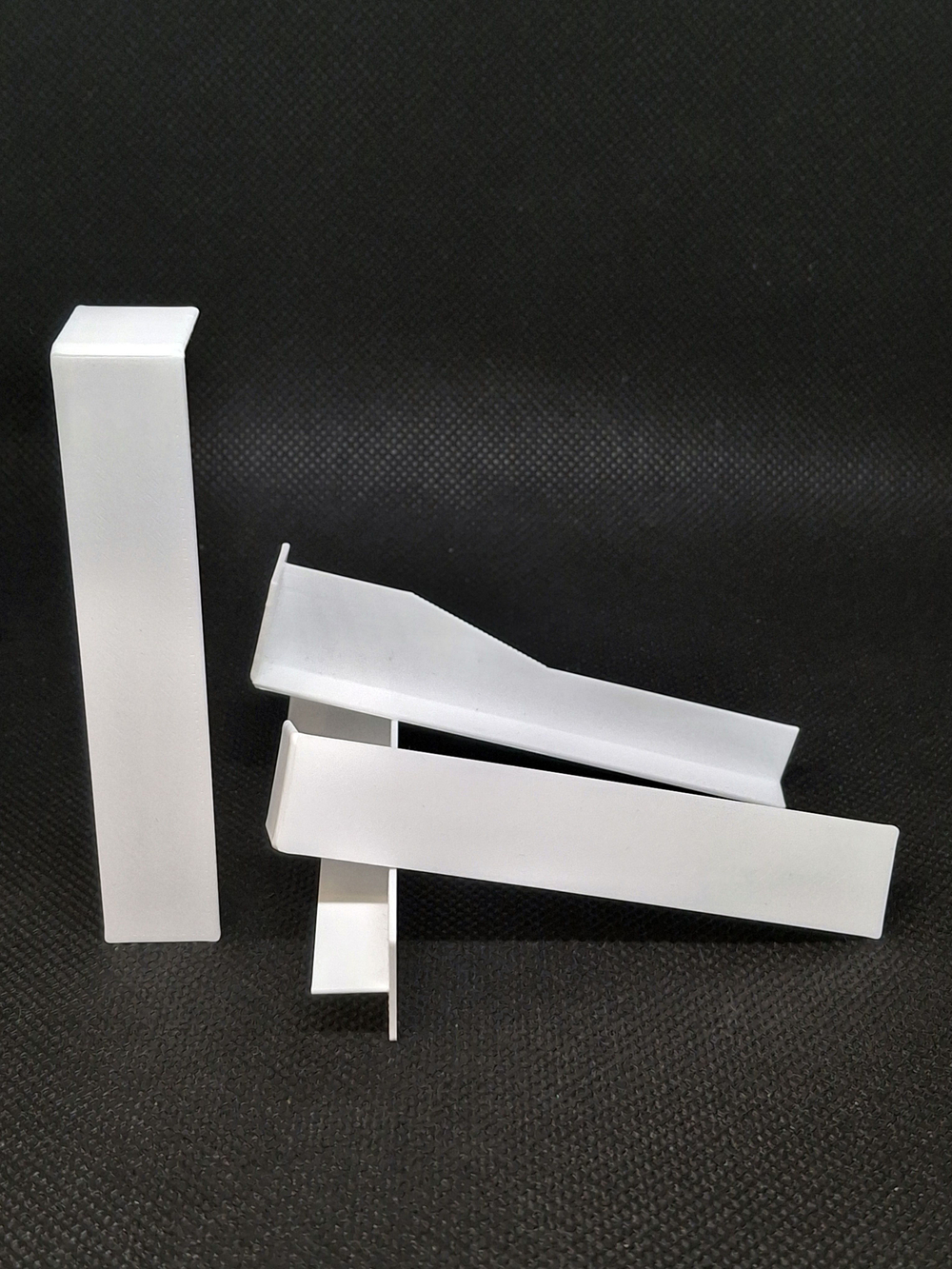 Соединитель для плинтуса 70x12 мм, белый пластиковый - 4 шт.