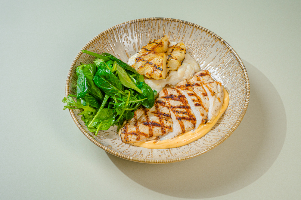 Куриное филе с ананасом